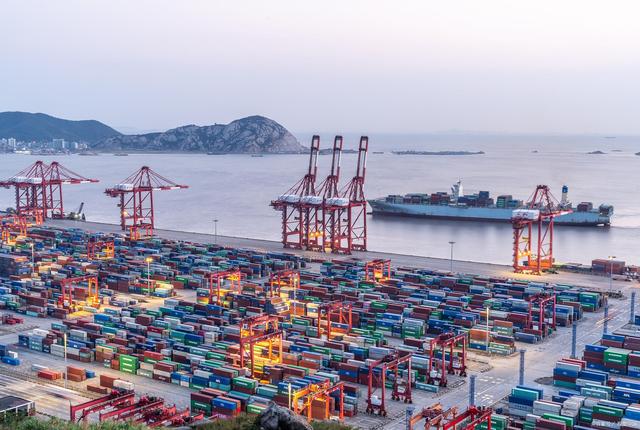 什么是集装箱码头？？？？？？集装箱码头的界说、功效和组成