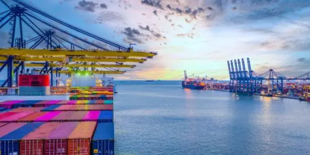 地中海西部口岸拥堵，，，，，船舶被迫在海上期待