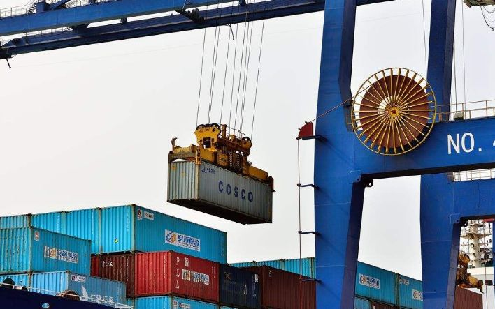 集装箱海运运价下跌，，，，，，，，船运公司船期大调解