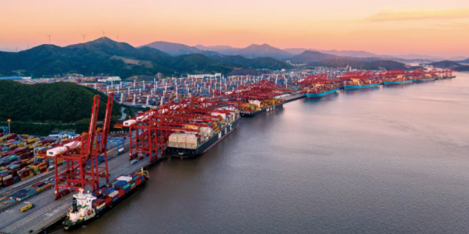 浙江沿海口岸和内河口岸齐发力，，，，，，，，集装箱吞吐量增添突出