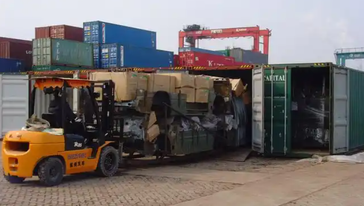 海内海运中什么是客栈转运及港内装箱拆箱，，，，，，，流程是怎么样的？？？？？？