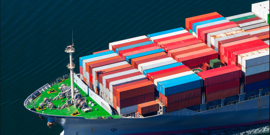 关税重锤下，，，，，，，，集装箱海运航运业遭最严重的攻击