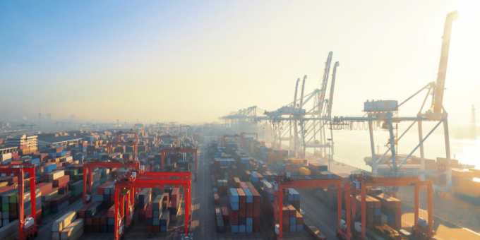 "稳外贸"多个口岸码头宣布重箱免费堆存，，，，，，，，堆场近期也不得涨价