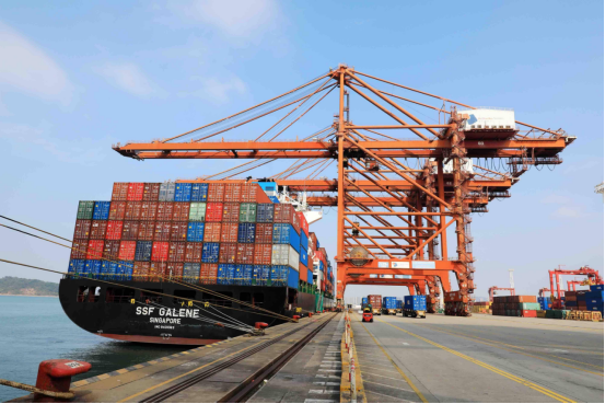 内贸水路运输：本钱与绿色的优势，，，，，及速率的挑战