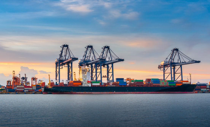 内贸货物运输，，，，，，为何海运成为企业首选。。。。？？？？？？