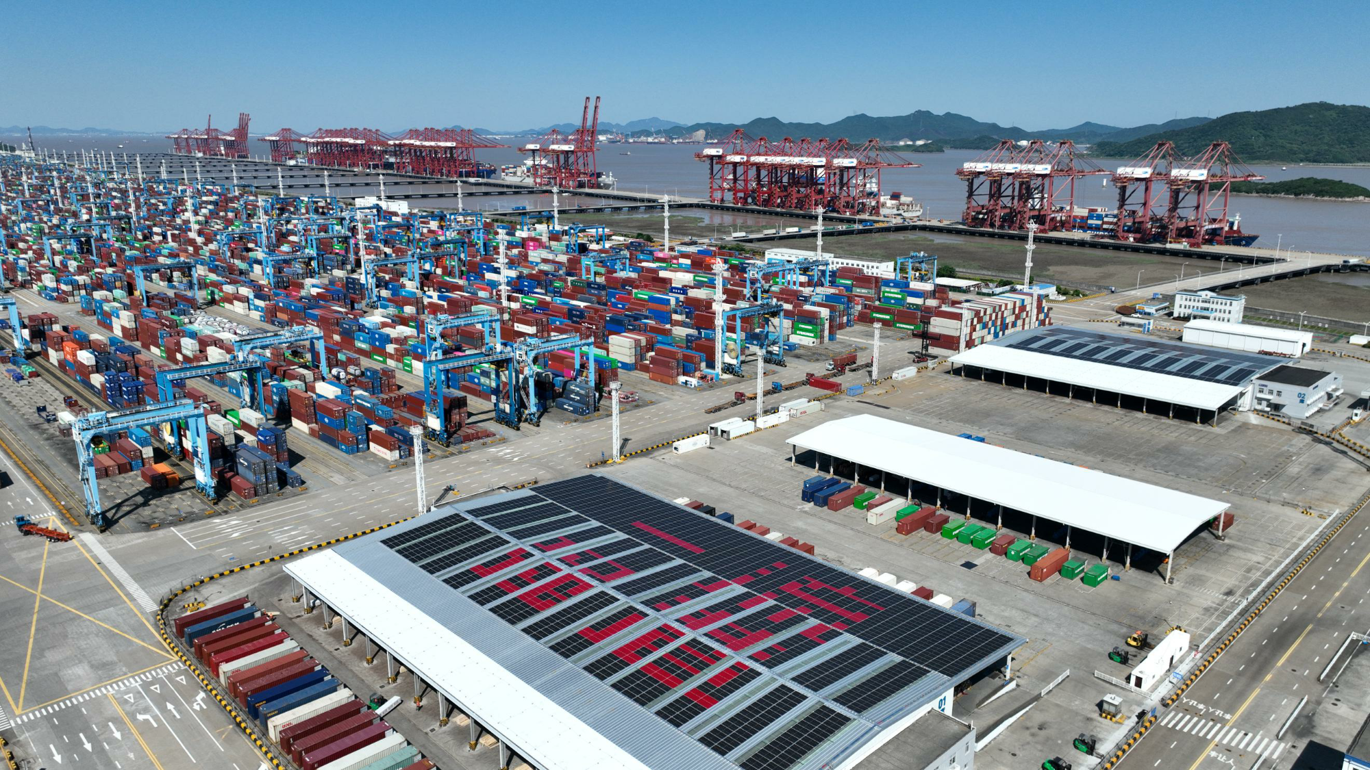 宁波舟山港2025年集装箱吞吐量突破3000万标箱，，，，，，，创历史新高